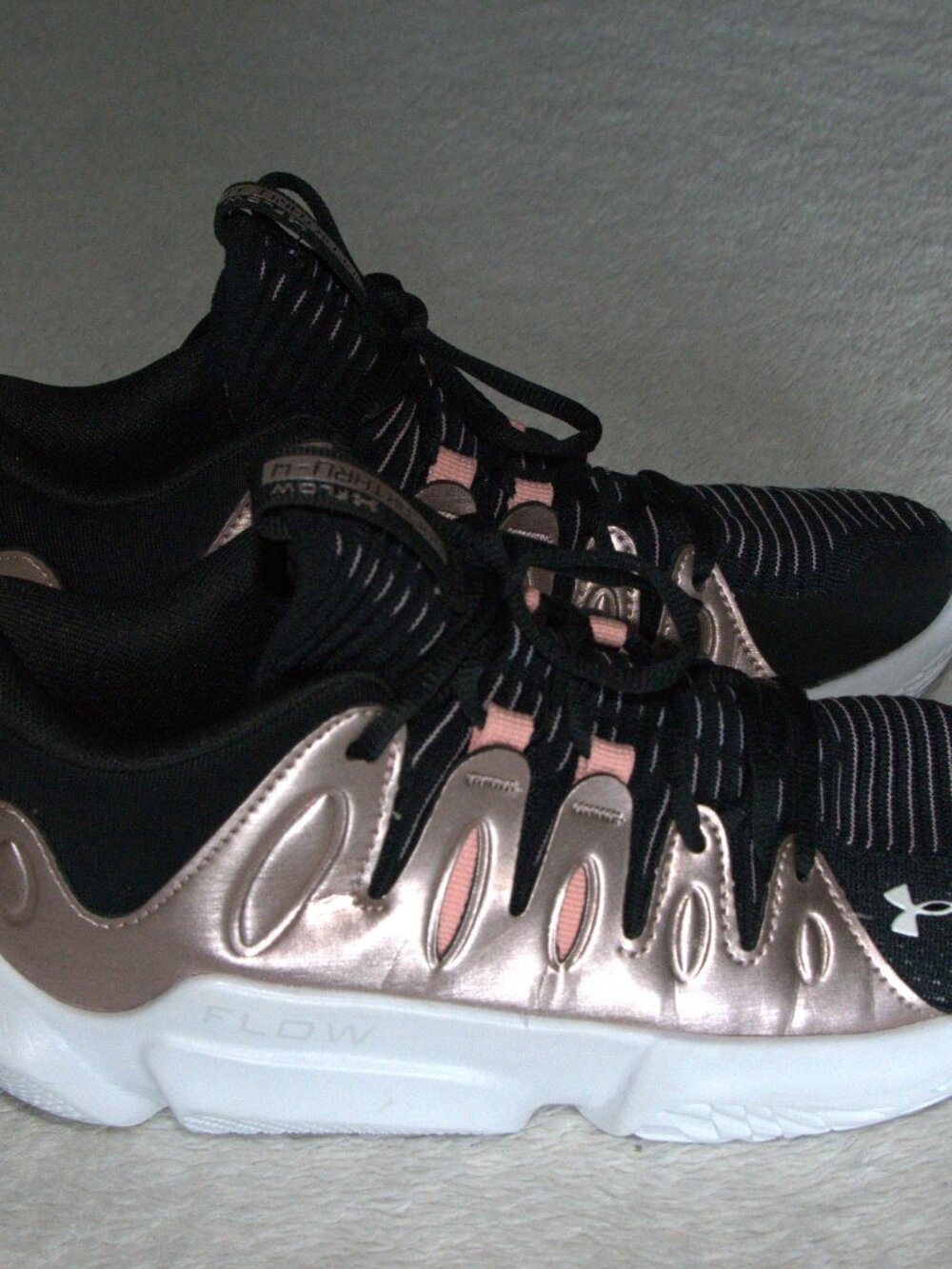 Under Armour Women's Flow Breakthru 4 Shoes Black/Metallic Rose Gold size 8.5